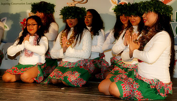 Our Christmas Show at Brookfield Zoo in their Holly Jolly Theatre in 2009. Photo by Renata Wilczynska.